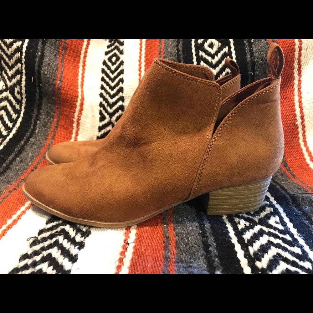 American Eagle ankle boot size 7.5